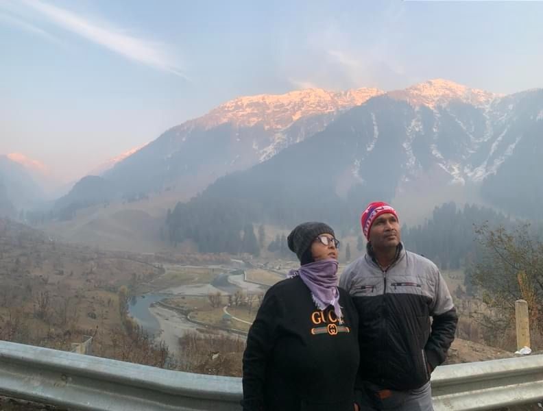 Srinagar Soiree: A Thrilling Family Journey with Shreya